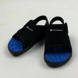 NWOT CHAMPION BABY SANDALS SIZE 3